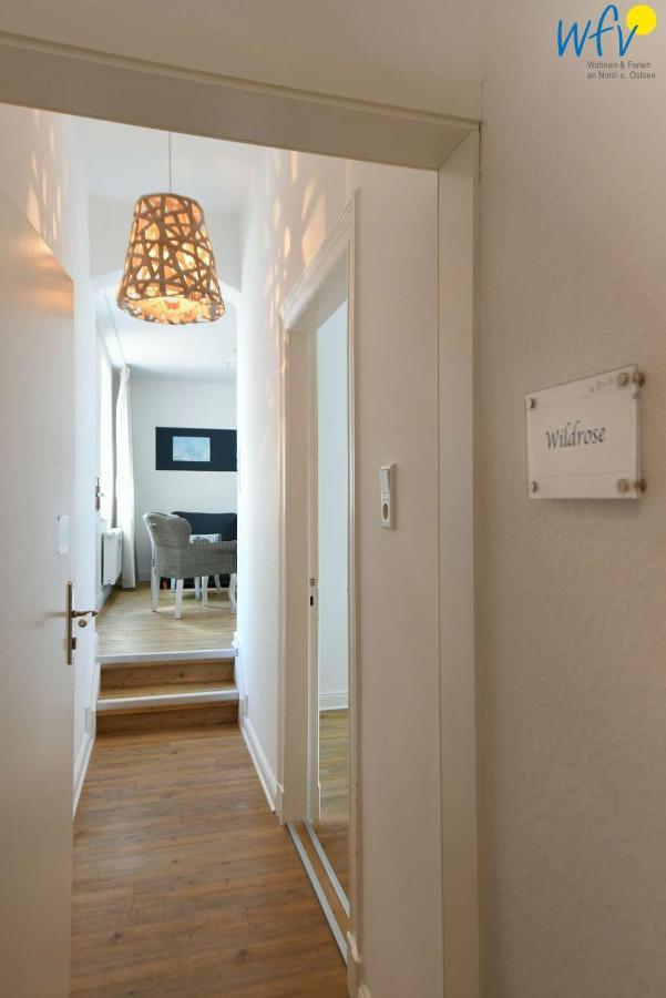 Haus Inselrose Ferienwohnung Wildrose ユイスト エクステリア 写真